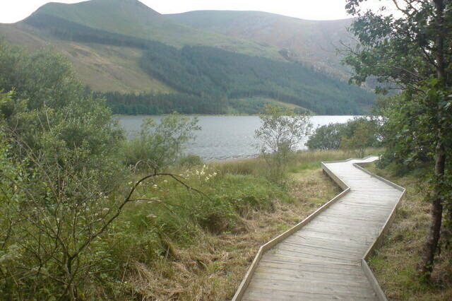 Geograph 1269011 by Kenneth Yarham